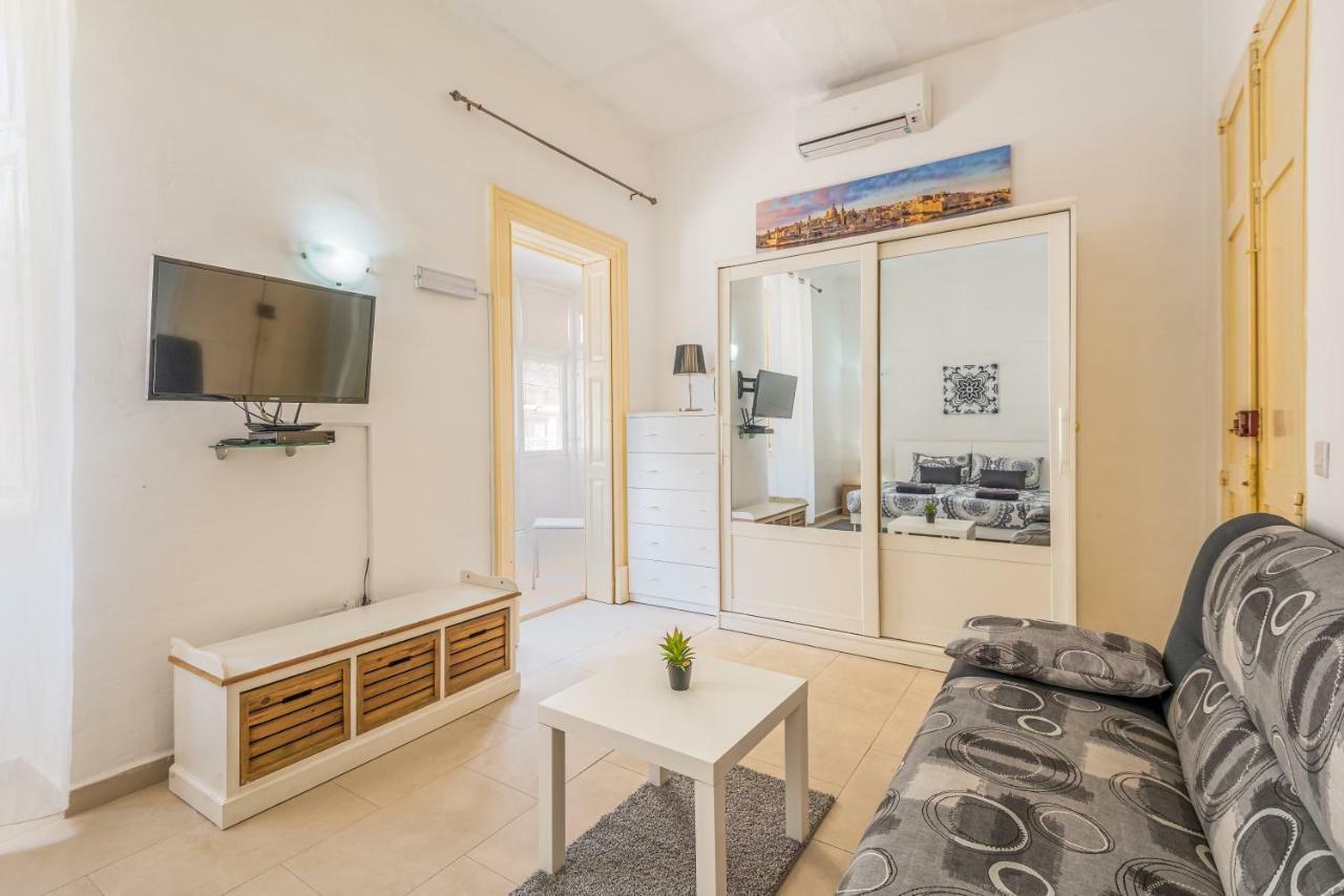 Traditional Maltese Townhouse Hotel Sliema Exterior photo
