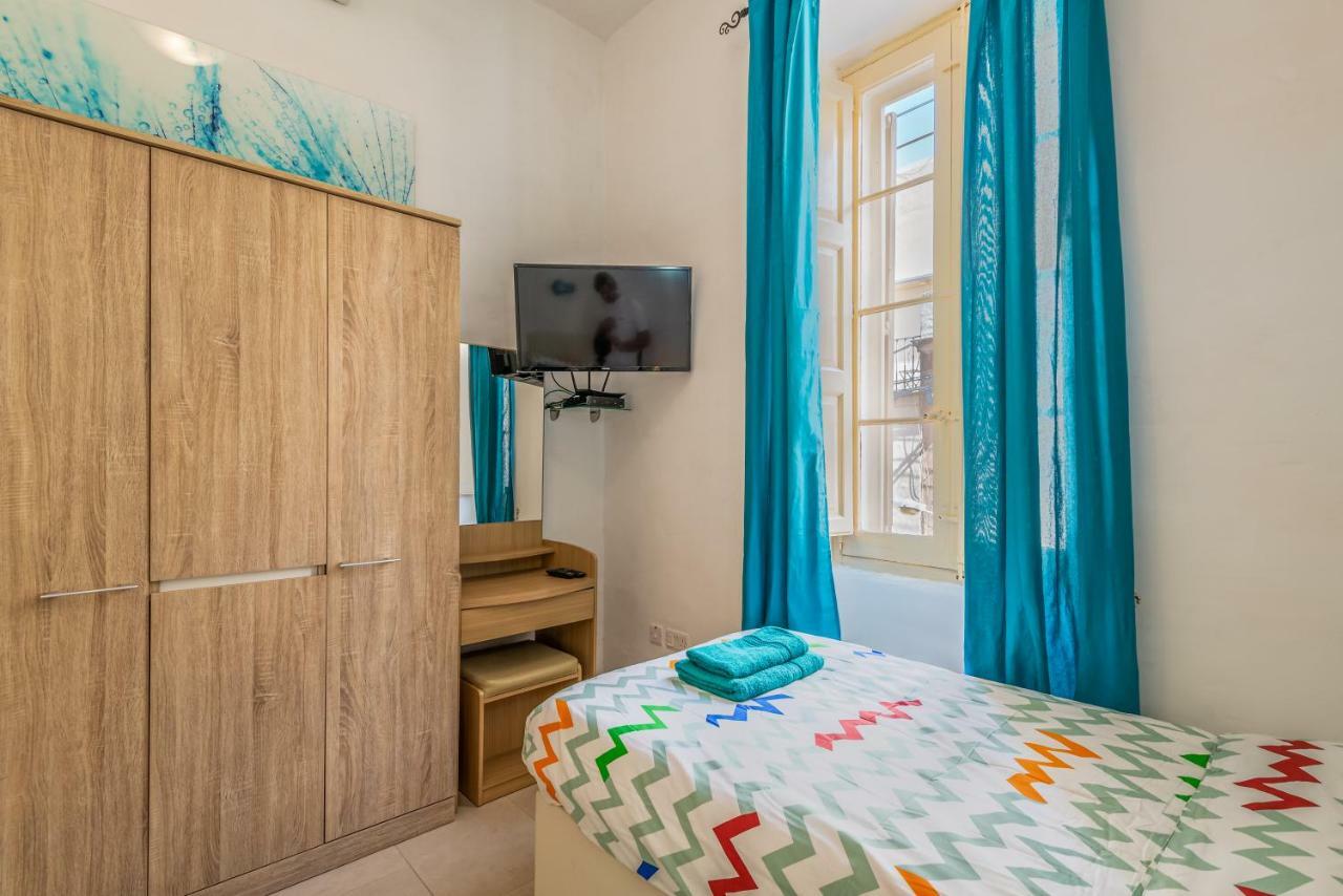 Traditional Maltese Townhouse Hotel Sliema Exterior photo